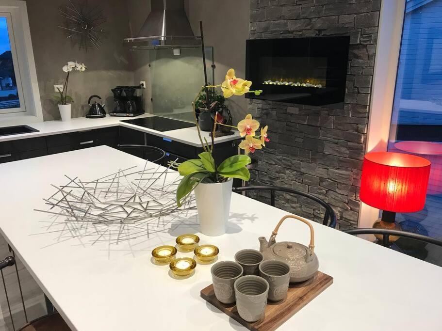 Topp Moderne Suite. Larvik Ngoại thất bức ảnh